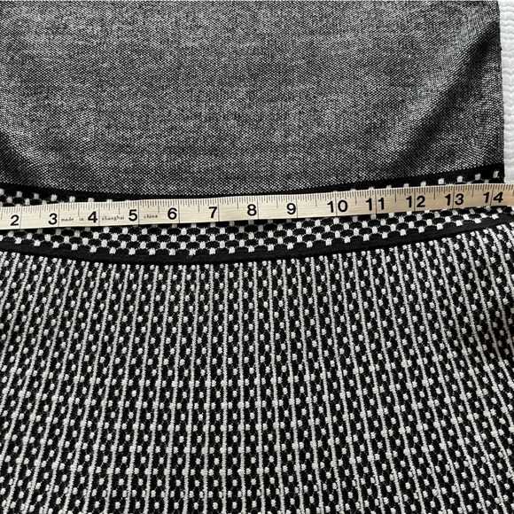 Geometric Sweater Dress - Picture 4 of 6